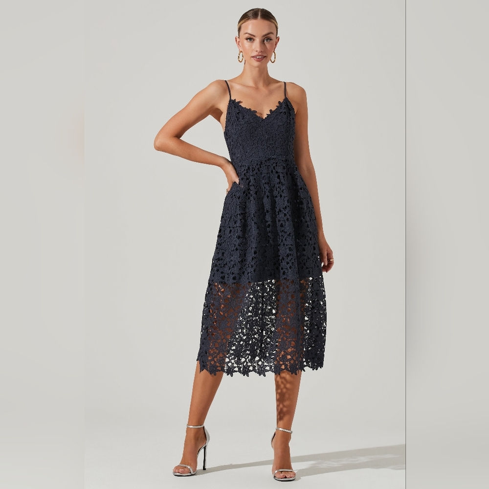 ASTR Lace A Line midi dress - navy blue